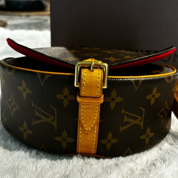 Louis Vuitton Monogram Sac Tambourin Crossbody - Picture 9 of 15